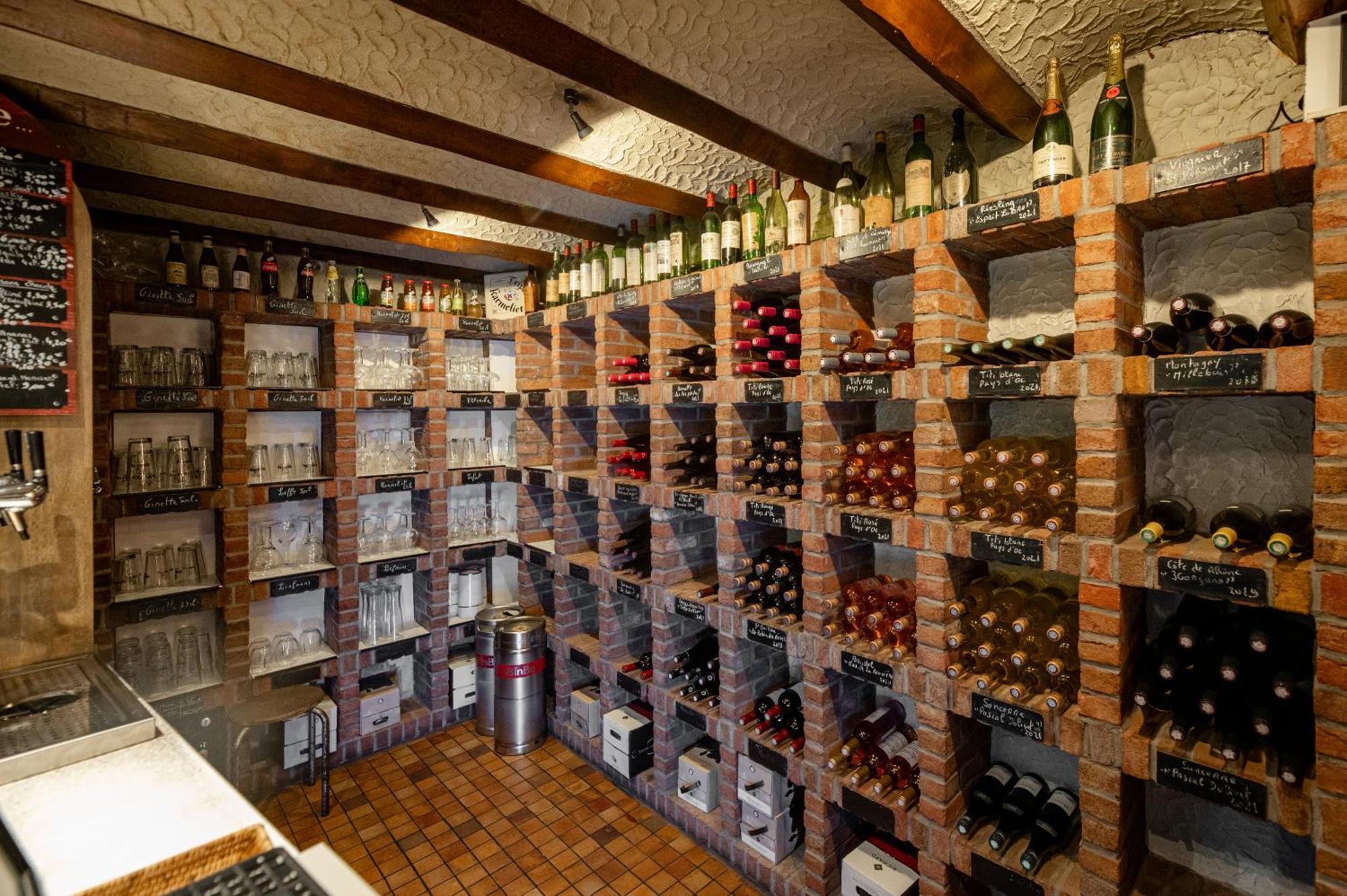 Logis Hotel Restaurant Des Acacias Lille Neuville En Ferrain Neuville-en-Ferrain Luaran gambar