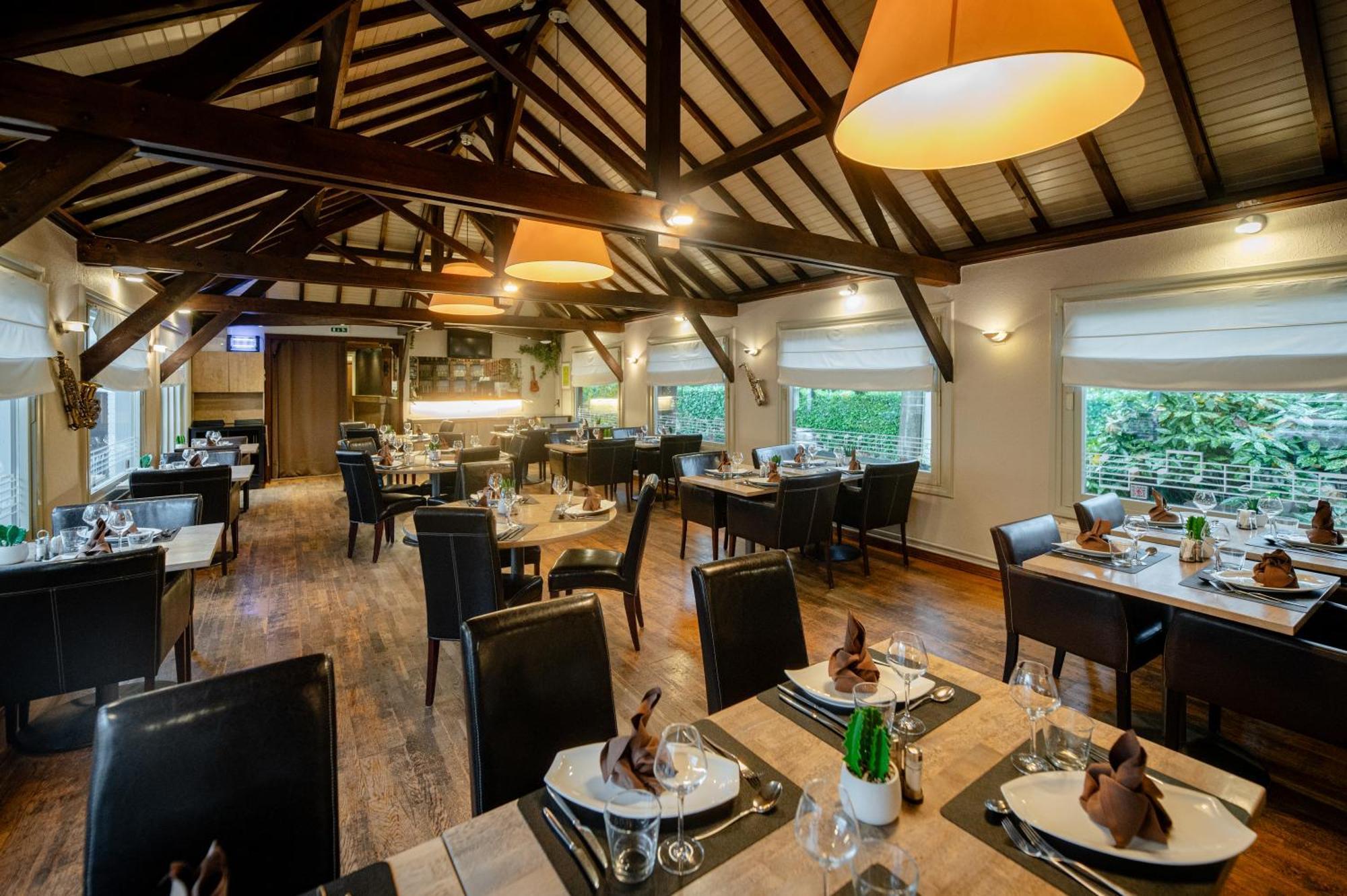 Logis Hotel Restaurant Des Acacias Lille Neuville En Ferrain Neuville-en-Ferrain Luaran gambar