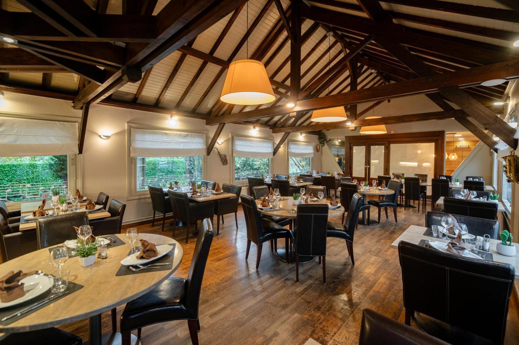 Logis Hotel Restaurant Des Acacias Lille Neuville En Ferrain Neuville-en-Ferrain Luaran gambar