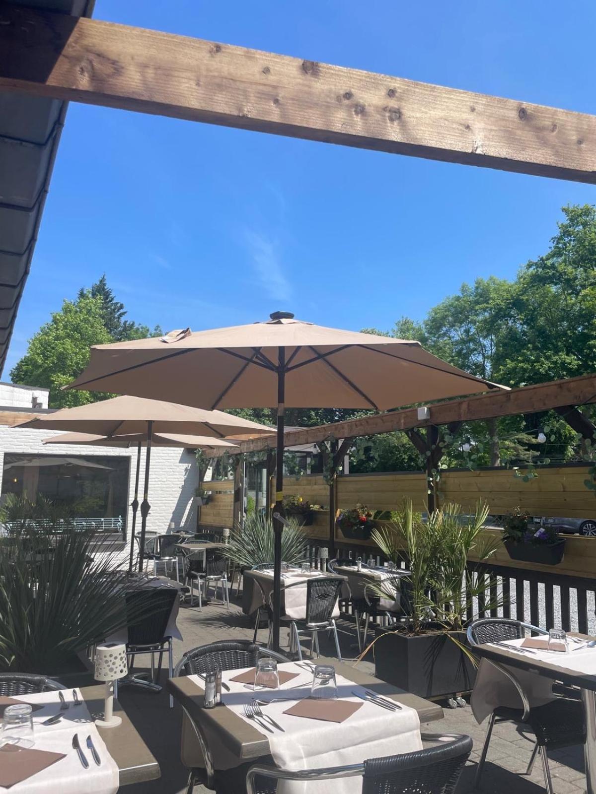 Logis Hotel Restaurant Des Acacias Lille Neuville En Ferrain Neuville-en-Ferrain Luaran gambar